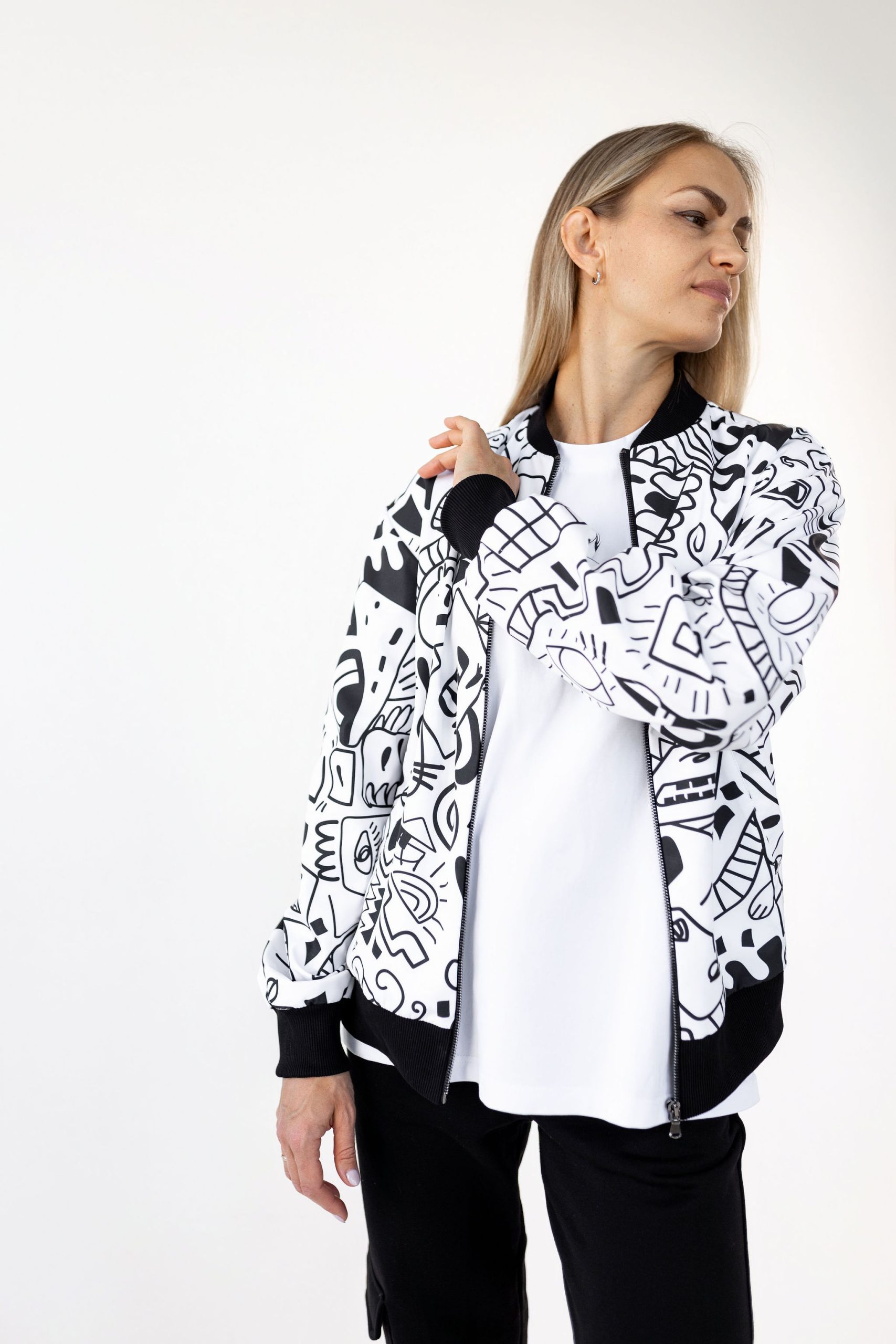 Жіночий бомбер «Extezy» - білий