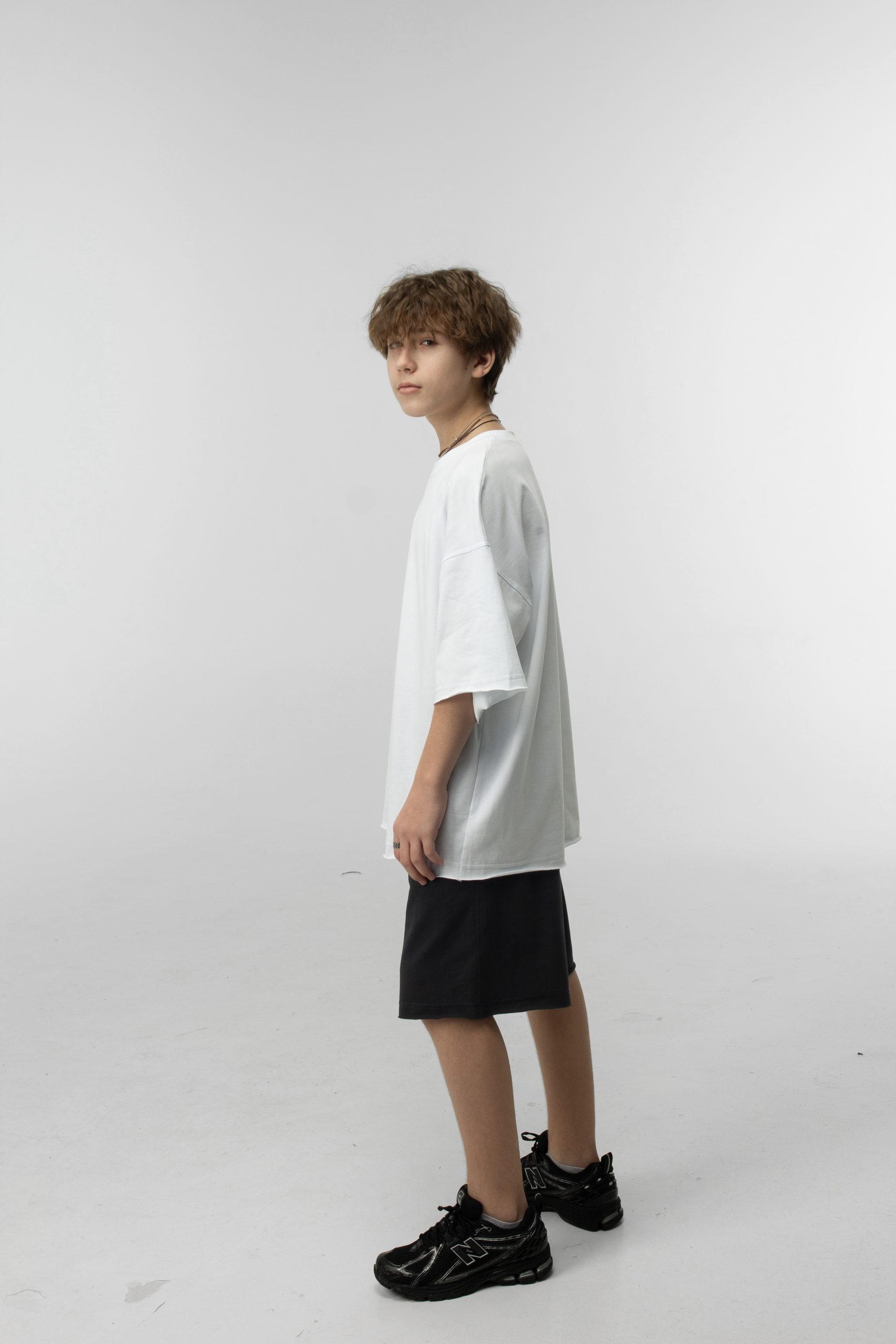 Базова футболка для хлопчиків біла oversized